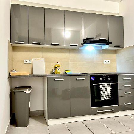 Stylish Schonbrunn Apartments - Free Underground Parking ウィーン エクステリア 写真